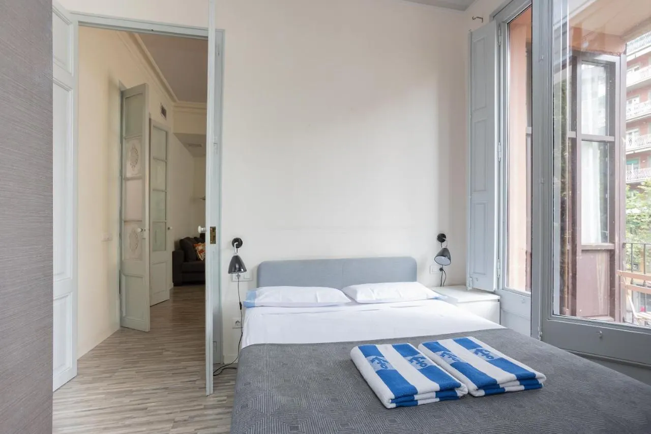 Apartamento ApartEasy - Casanova Elegance Barcelona